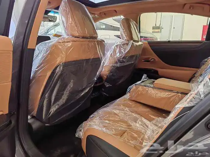 لكزس اي اس350 CC شركة عبداللطيف جميل 4
