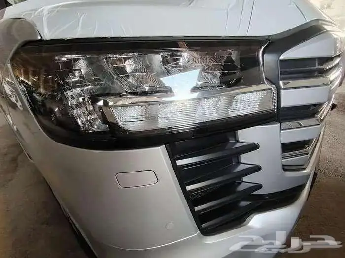 لاندكروزر L3 موديل 2025 اسود وذهبي وبيض 12