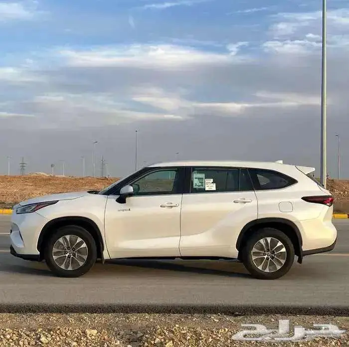 تويوتا هايلاندر GLE 2025 نصف فل 4