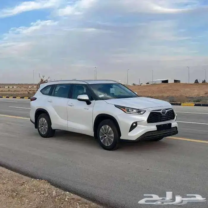 تويوتا هايلاندر GLE 2025 نصف فل 2