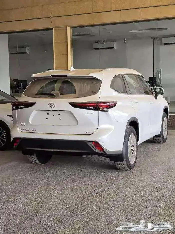 تويوتا هايلاندر GLE 2025 نص فل 2