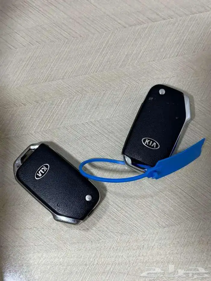 للبيع كيا كادنزا K7 بنزين 11