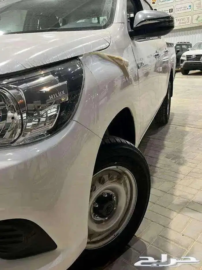 هايلوكس DLX سلق غمارتين م2.4 دبل ديزل تماتيك بريمي 2025 1