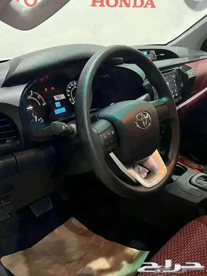 هايلوكس DLX سلق غمارتين م2.4 دبل ديزل تماتيك بريمي 2025 8