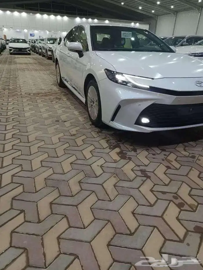 تويوتا كامري LE بنزين 2025 2