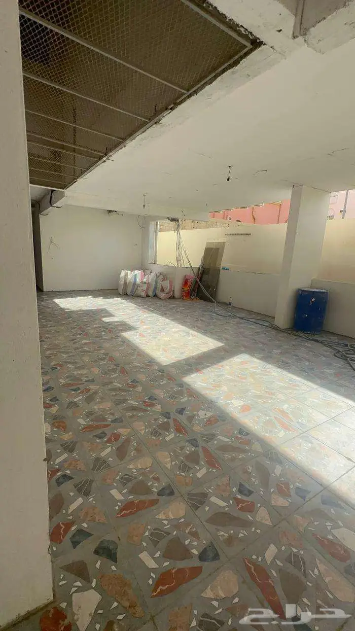 مستودع للإيجار في الحمراء 2