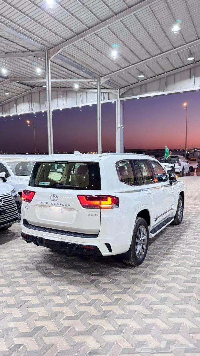 لاند كروزر VXR نص فل خليجي 2025 18