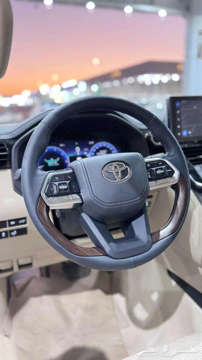 لاند كروزر VXR نص فل خليجي 2025 3