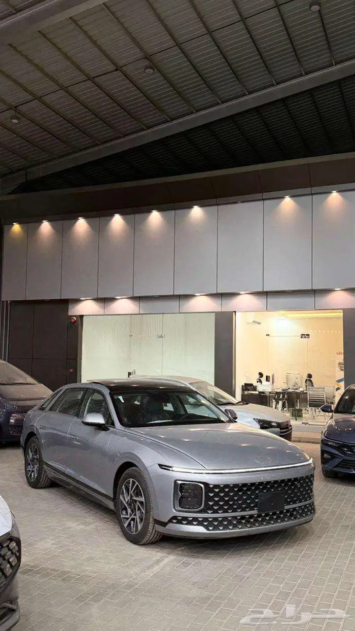 هيونداي ازيرا 2025 (كلاسيك- بريميوم- كاليجرافي) صيانة مجانية 3