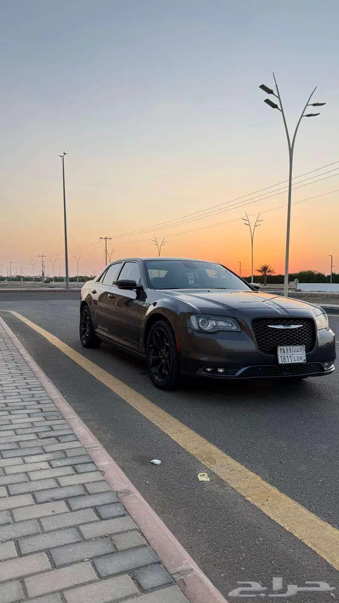 كرايسلر نظيفه اول مالك 12