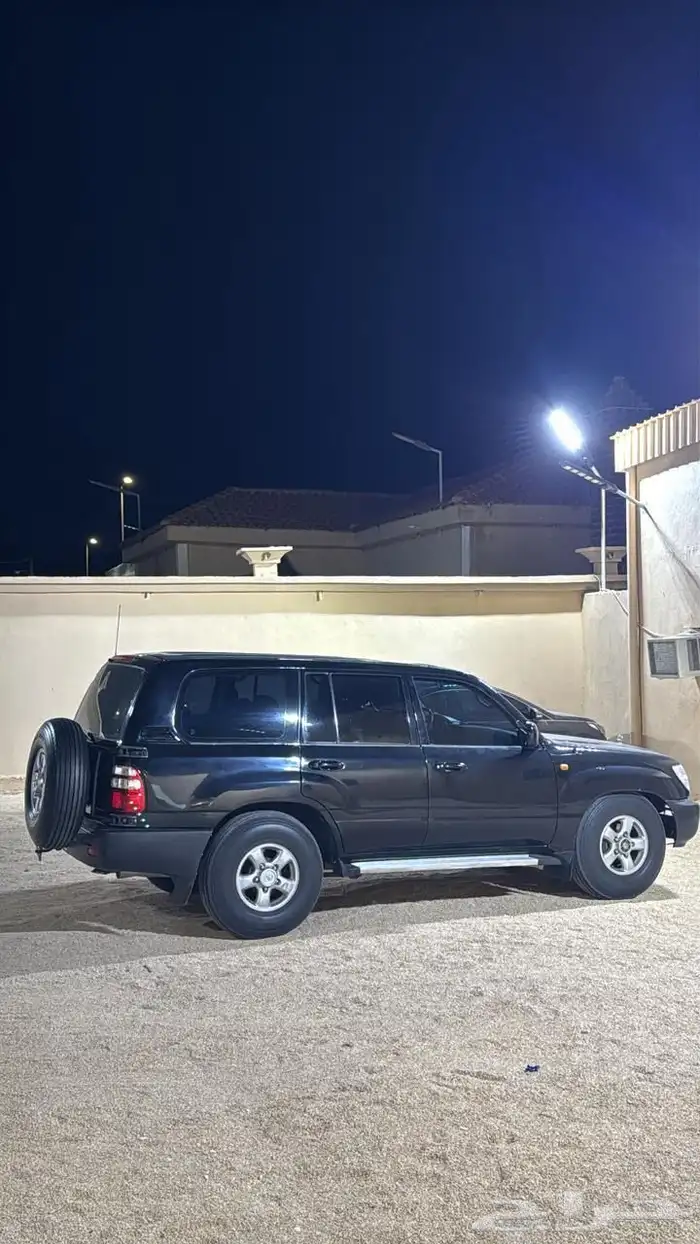 لاندكروزر اسود 5