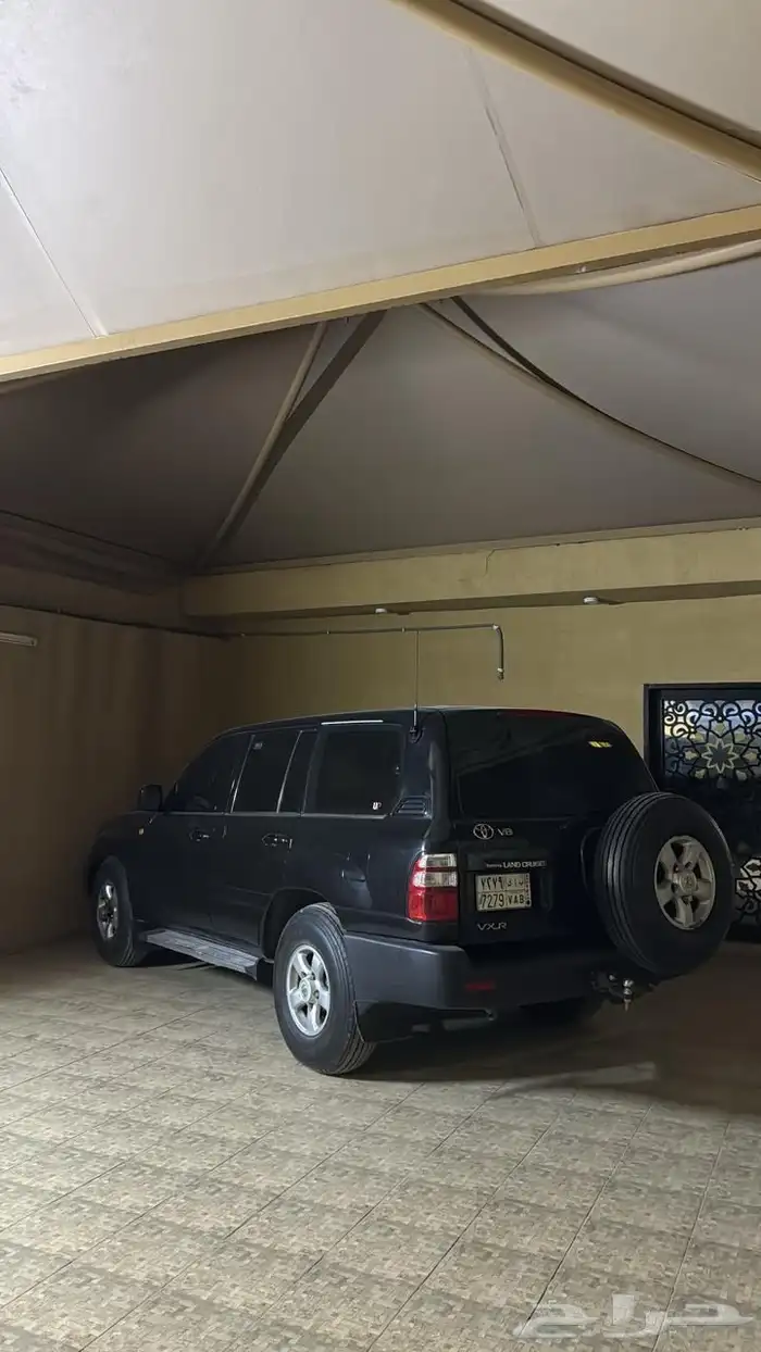 لاندكروزر اسود 7