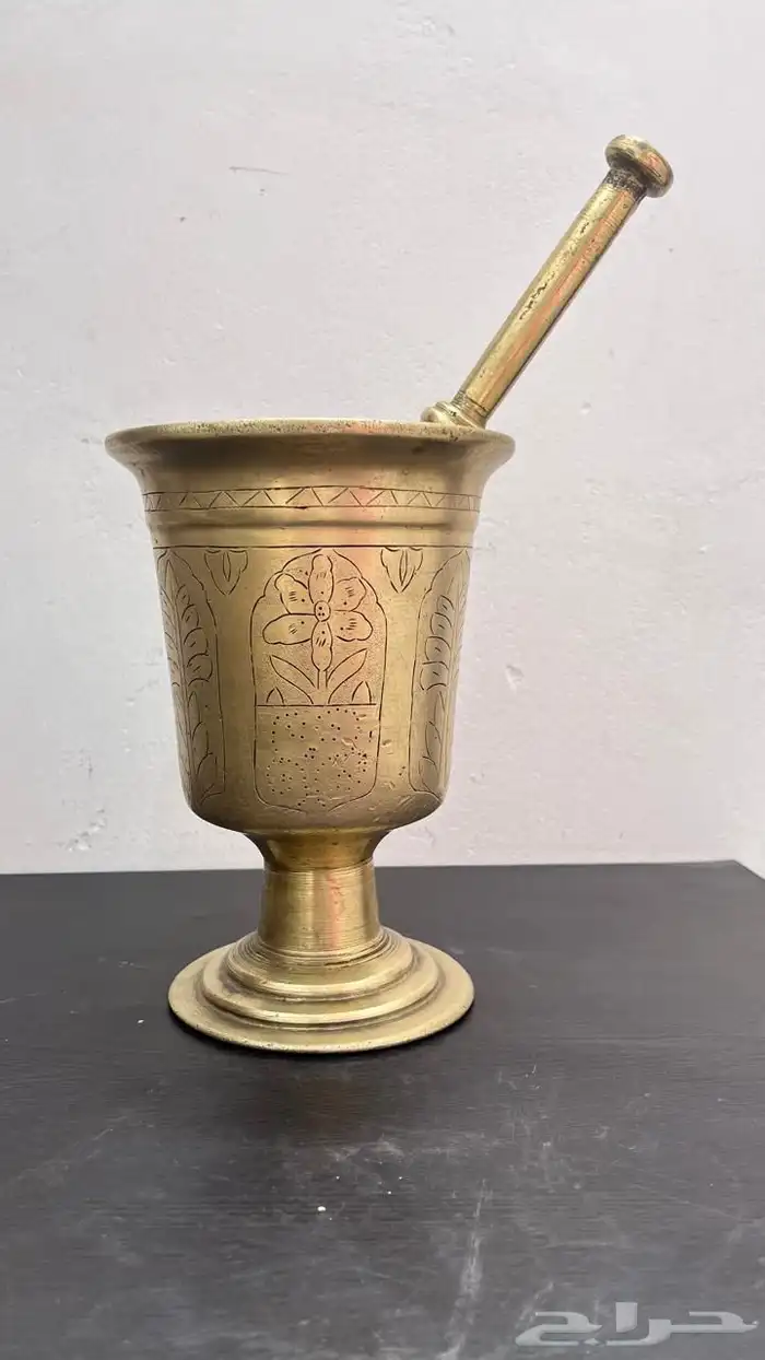 نجر قديم منقوش 0