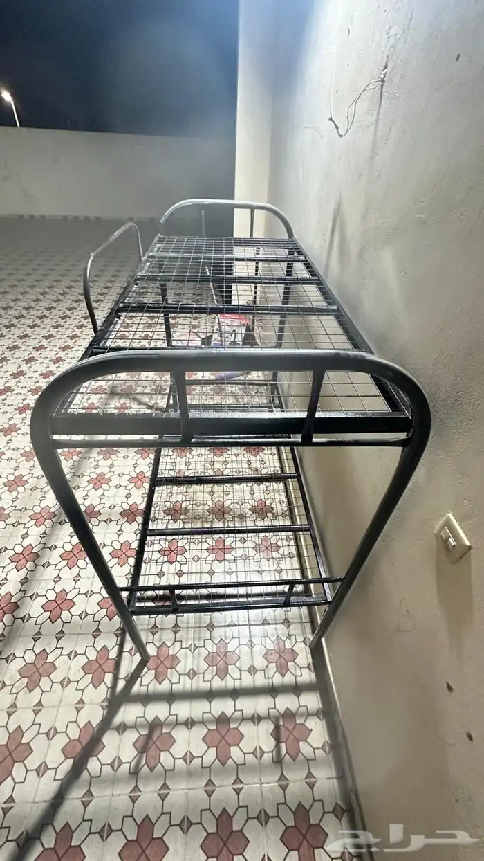 سرير للبيع على السوم 0