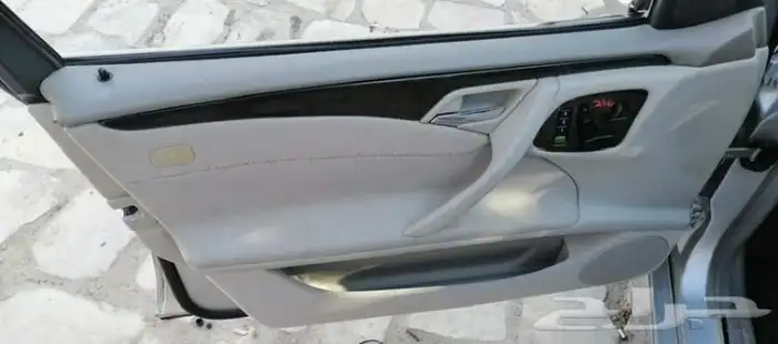 غرفه مرسيدس ابو عيون E لون رصاصي نظيفه 2