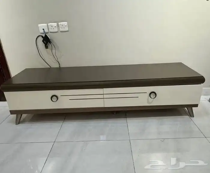 طاولة تلفزيون 1