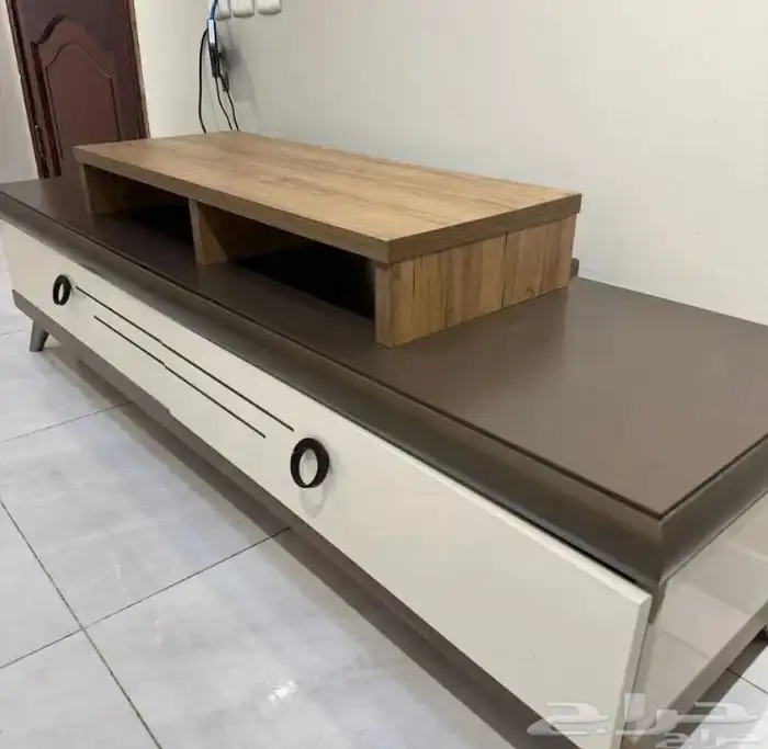 طاولة تلفزيون 0