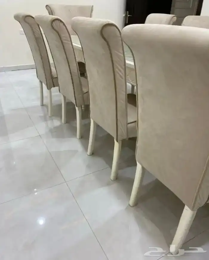 طاولة طعام 2