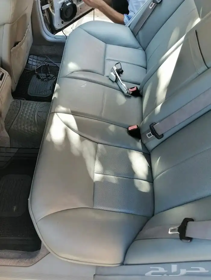 غرفه مرسيدس ابو عيون E لون رصاصي نظيفه 3