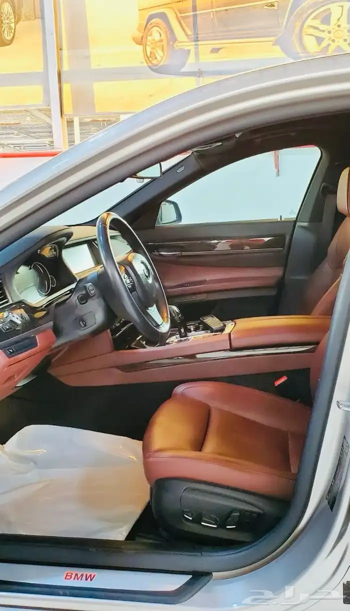 بي ام دبليو 750iL بحالة الوكالة ( مخزن ) 2014 4