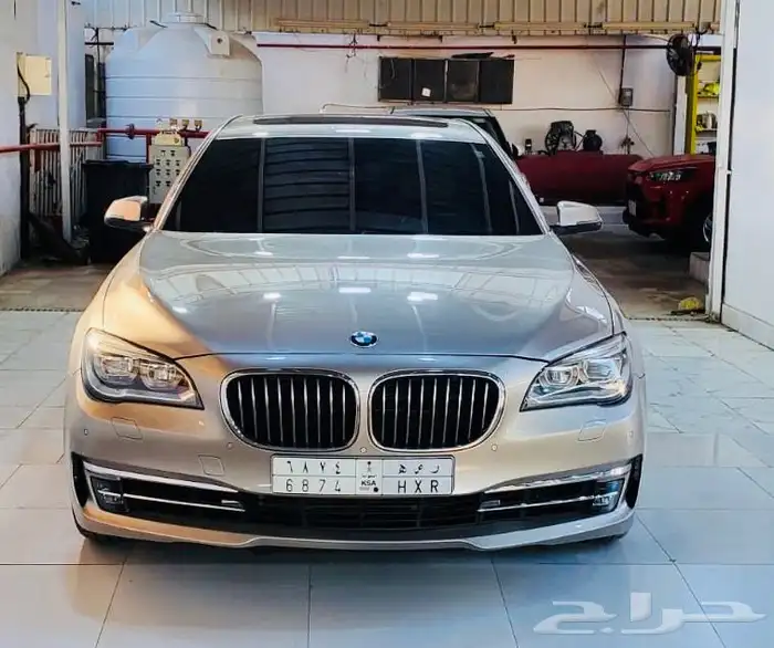 بي ام دبليو 750iL بحالة الوكالة ( مخزن ) 2014 17