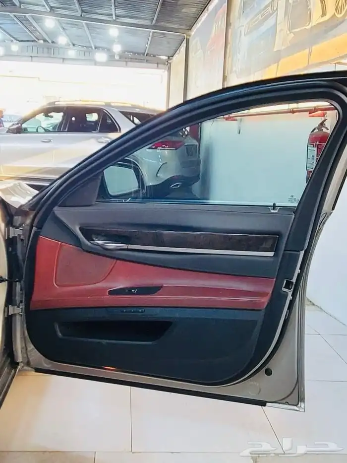 بي ام دبليو 750iL بحالة الوكالة ( مخزن ) 2014 10