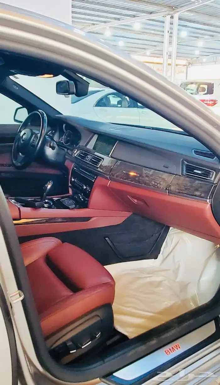 بي ام دبليو 750iL بحالة الوكالة ( مخزن ) 2014 11