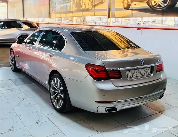 بي ام دبليو 750iL بحالة الوكالة ( مخزن ) 2014 1