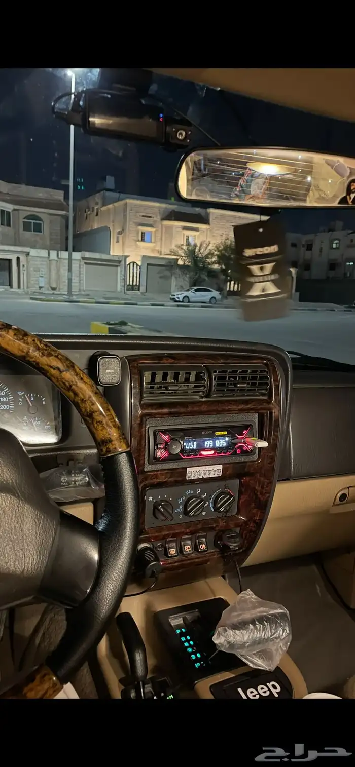 جيب شوروكي 2001 3