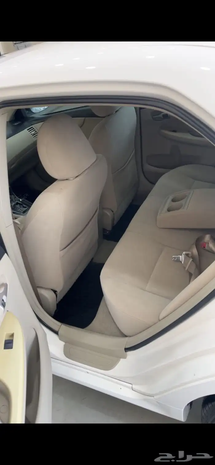 للبيع سيارة كورولا 2011 7