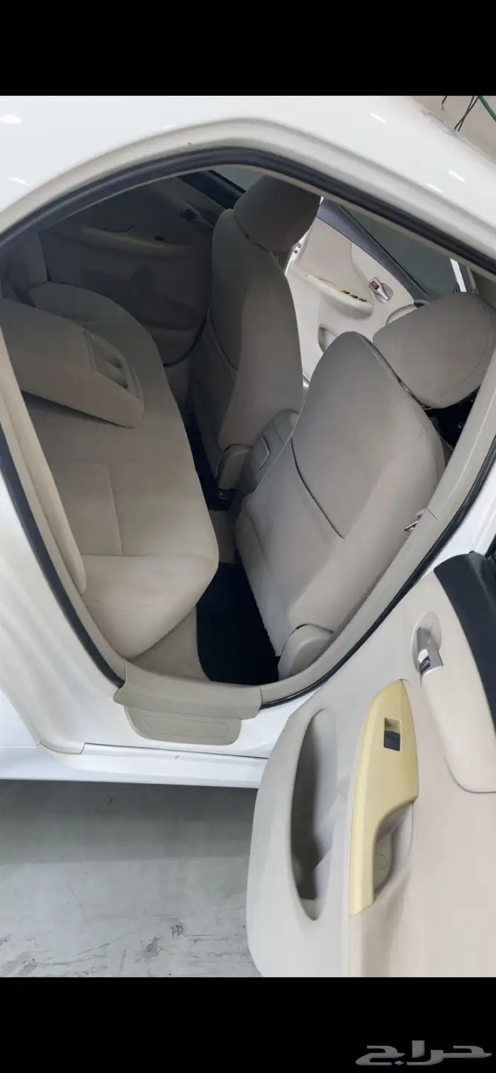 للبيع سيارة كورولا 2011 6