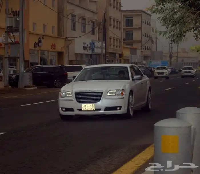 كرايزلر هيمي اكزاكتف v8 2013 ممشى قليل 8