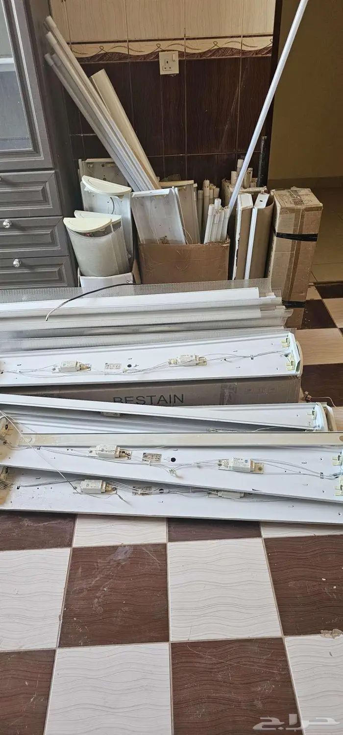 نجفات مستعمله مع القواعد ومغاسل للبيع 3