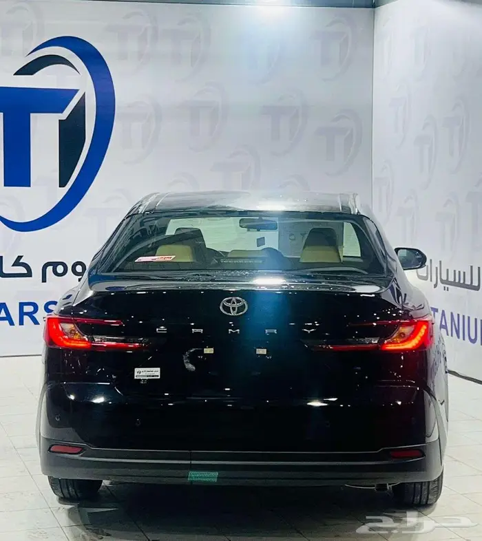 تويوتا كامري E بنزين 2025 4