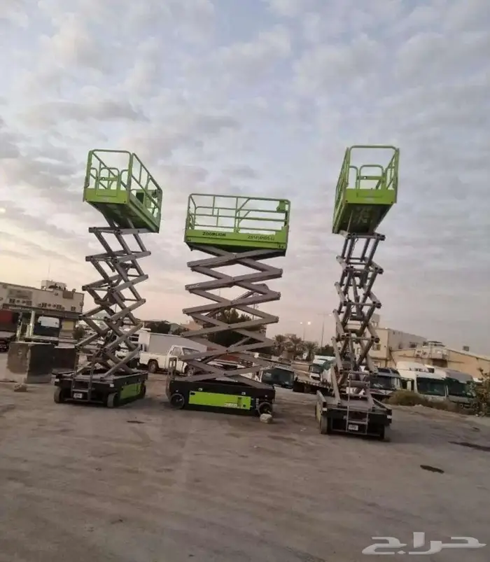 شاحنات ومعدات ثقيلة سيزر لفت مان لفت كهرباء رافعة شوكية 1