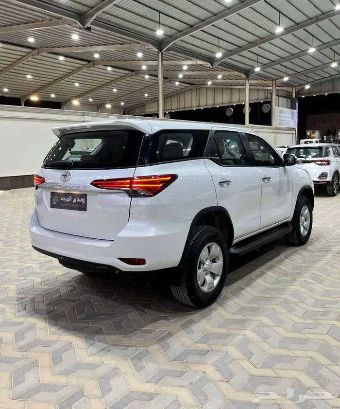 عرض خاص تويوتا فورتشنر GX ديزل دبل موديل 2024 بطاقه جمركيه 4