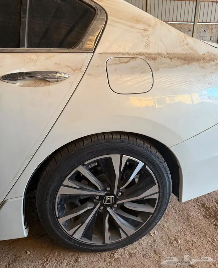 للبيع هوندا اكورد 2017 فل كامل 6سلندر رش قطعتين داخلي جلد اسود 7