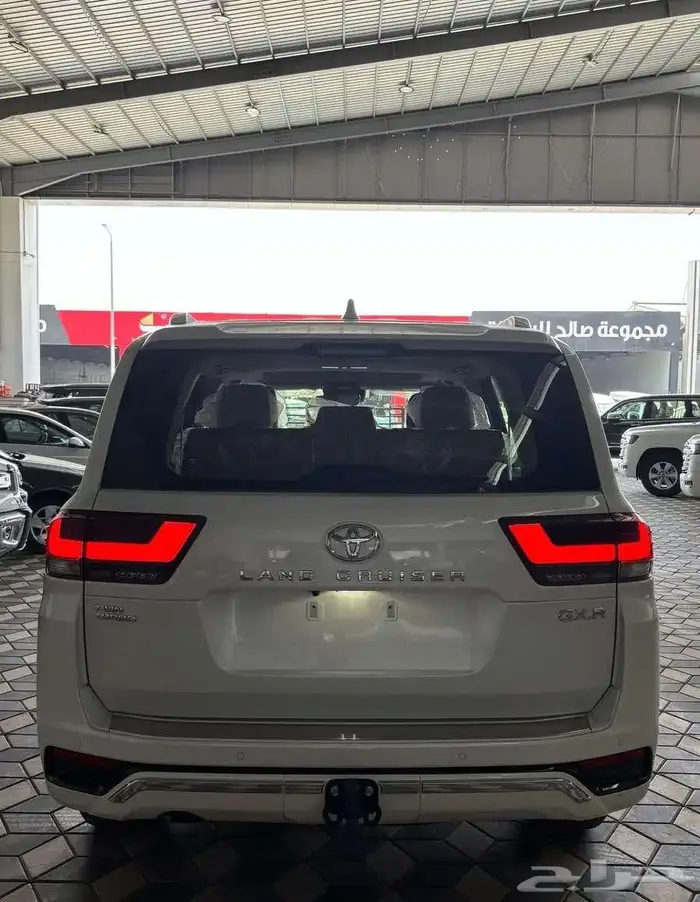 تويوتا لاندكروزر GXR3 بنزين 2025 اصفار سعودي 6