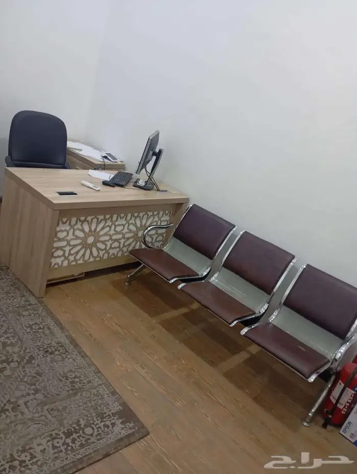 أثاث مكتب خدمات للتقبيل أو البيع 4