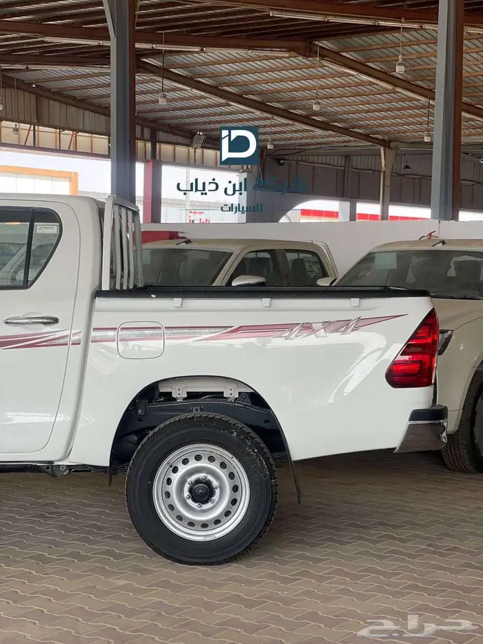 تويوتا هايلكس سلق 2025 ديزل دبل لدى شركه ابن دياب 4