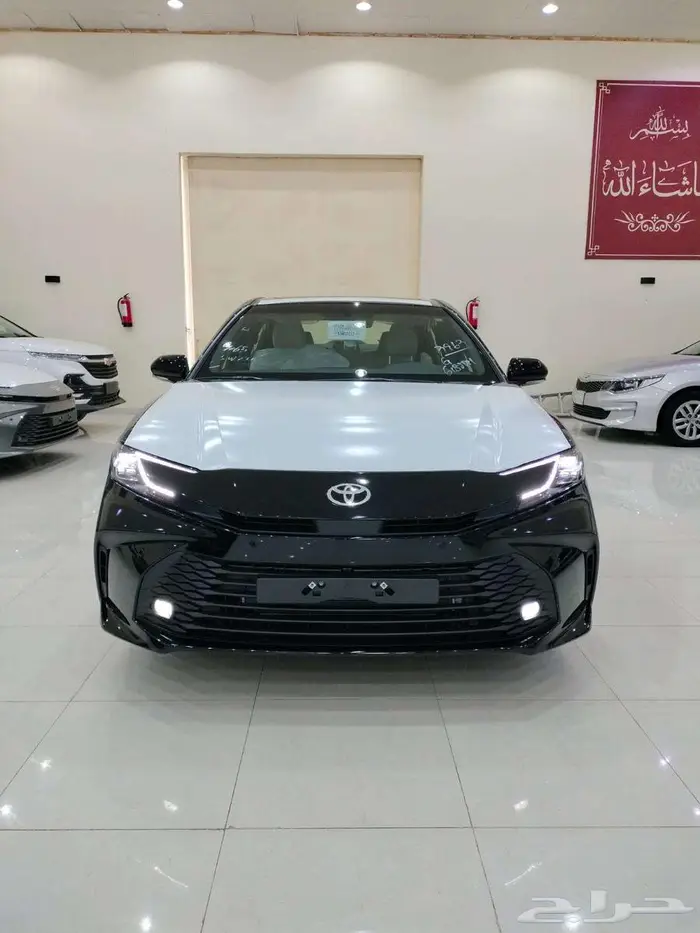 تويوتا كامري LE 2025 فتحة سقف بنزين سعودي 0