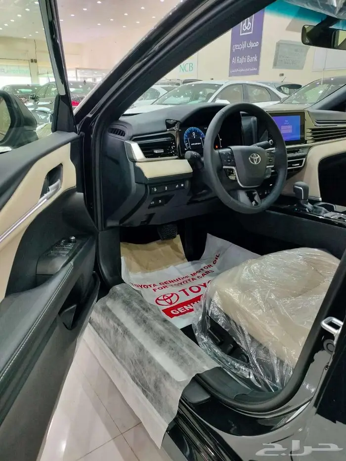 تويوتا كامري LE 2025 فتحة سقف بنزين سعودي 17