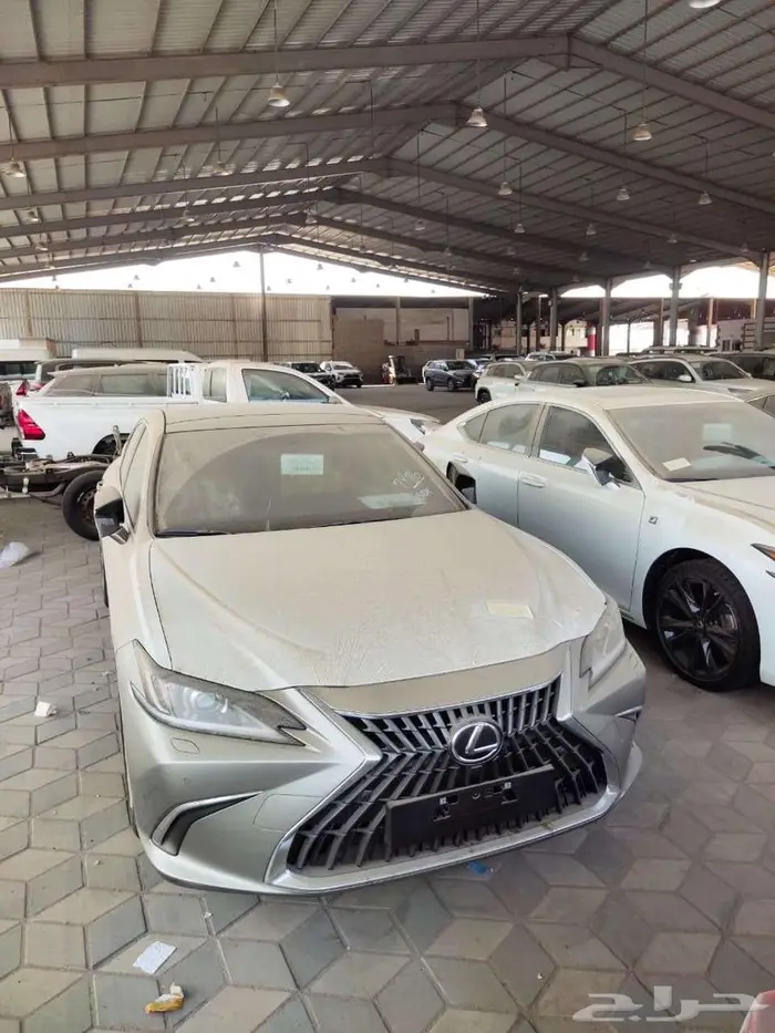 لكزس اي اس350 CC شركة عبداللطيف جميل 2