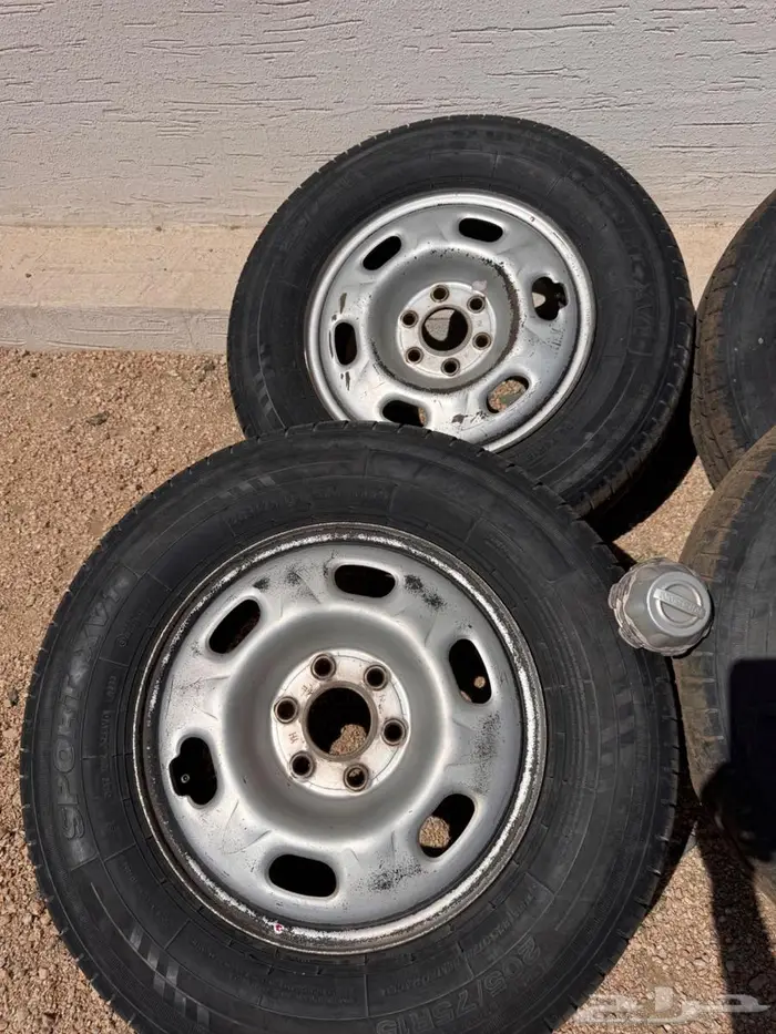 كفرات وجنوط نيسان نفارا اصلي وكاله مقاس 15 2