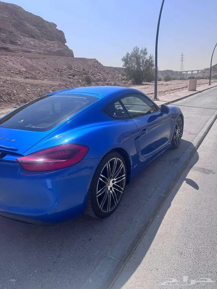 للبيع بورشه كايمان GT4 موديل 2016 4