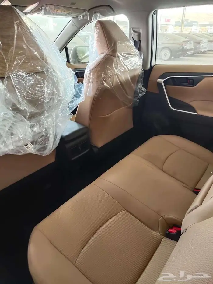 تويوتا راف فور ال اي بدون دبل بنزين 2025 4