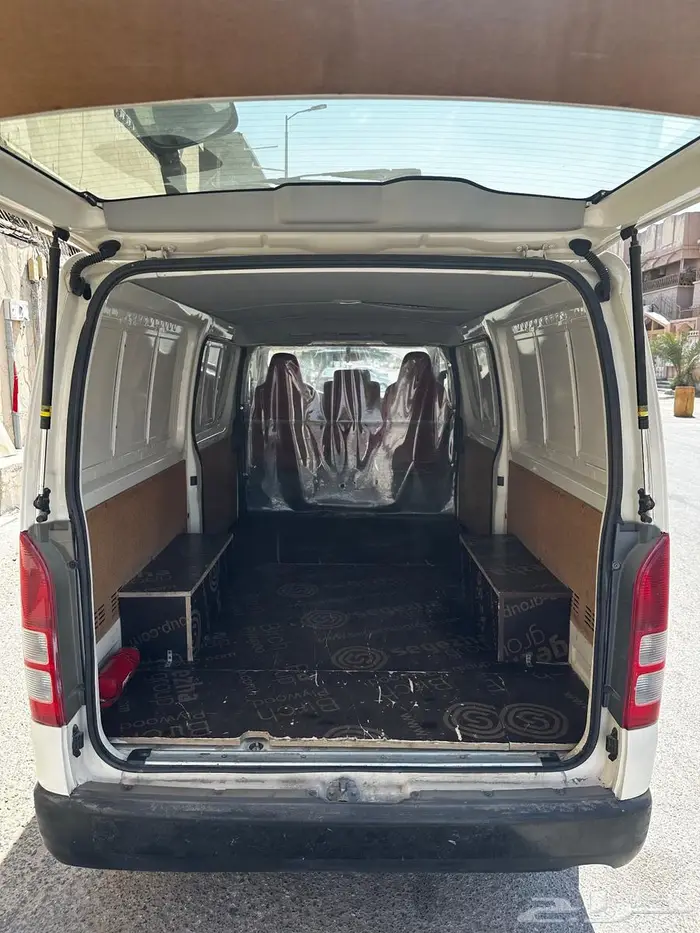 Toyota Hiace bus 2021 تويوتا خيا أس باص 3