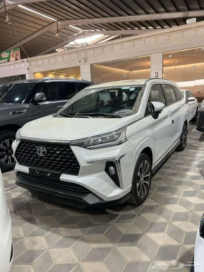 تويوتا فيلوز GLX موديل 2025 ابيض ورمادى ( اقساط بنوك ) 0