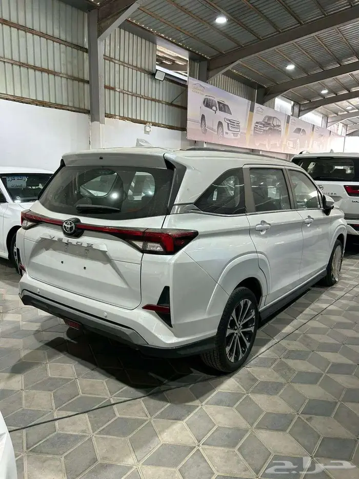 تويوتا فيلوز GLX موديل 2025 ابيض ورمادى ( اقساط بنوك ) 10