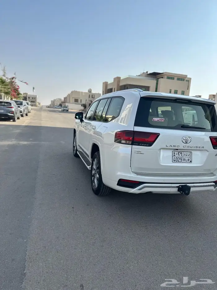 لاندكروزر 2024 عبداللطيف جميل L4 9